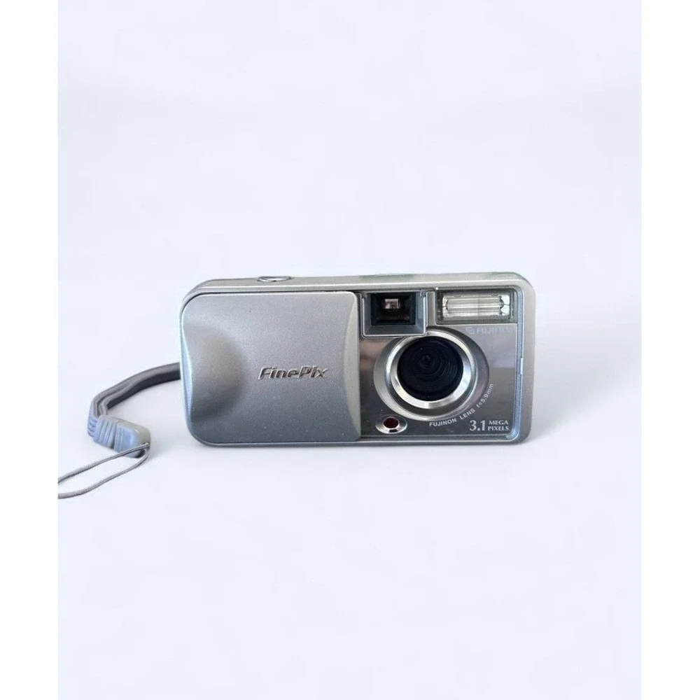 VTG Fujifilm FinePix A120 3.1MP Digital Camera Boxed Powers On/ Untested No SD